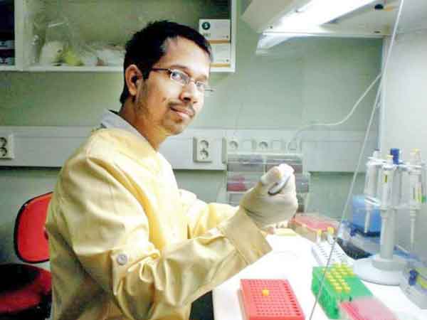 BHU Professor testing in lab